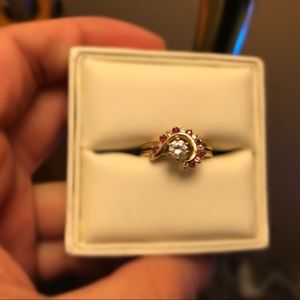 Wedding/engagement ring